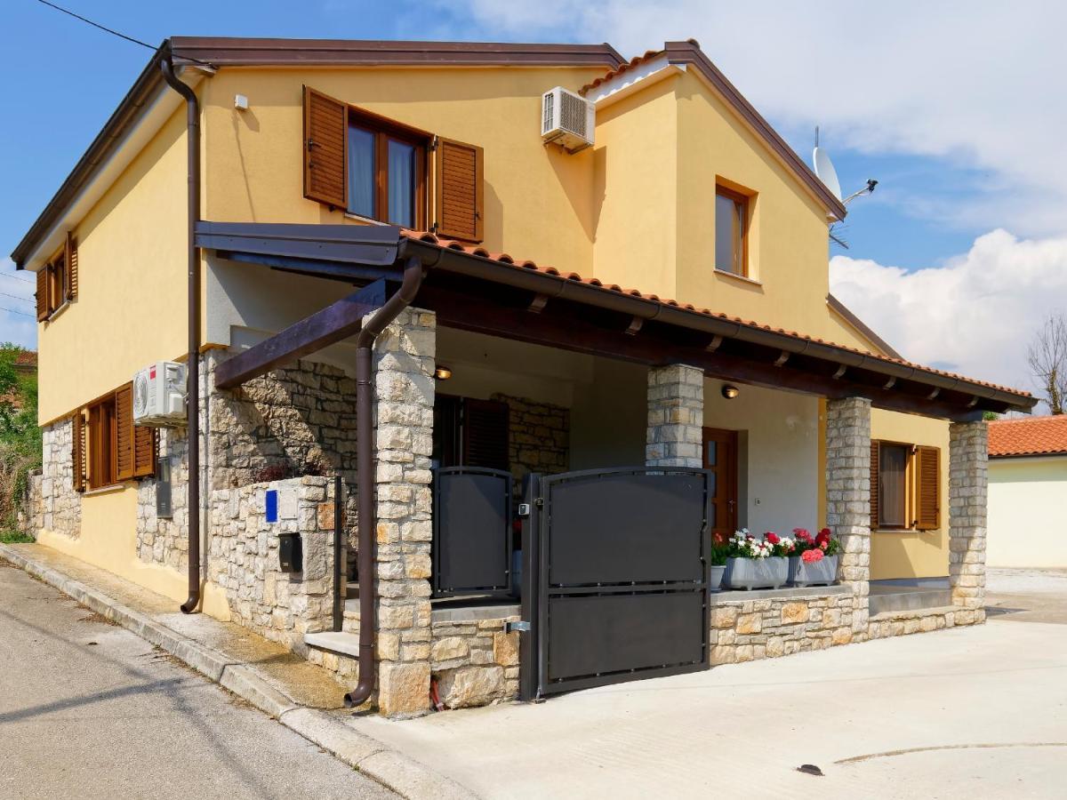 Apartment Larissa By Rent Istria Вишнян Екстер'єр фото
